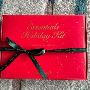 MediCube Essentials Holiday Kit